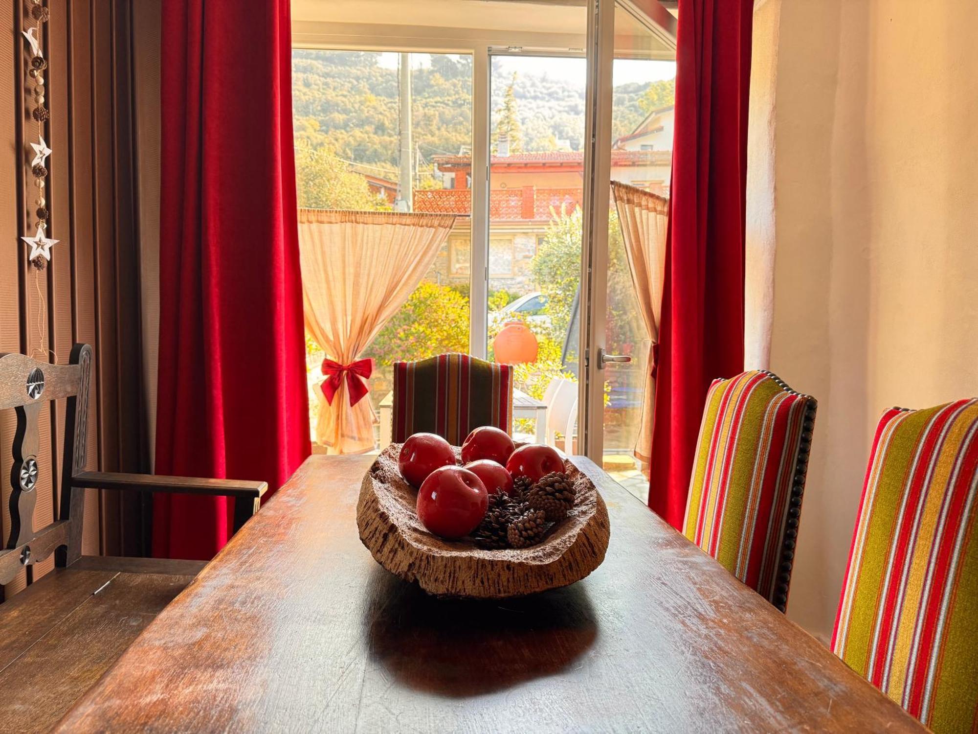 Вилла Casa Bisou Italia Wifi Et Parking Free Privato Diano San Pietro Экстерьер фото